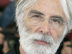 64 de romani care au facut figuratie in filmul lui Haneke, premiati