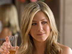 Jennifer Aniston nu renunta la vin pentru nimic in lume