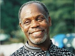 Arma Mortala arestata: Danny Glover dupa gratii