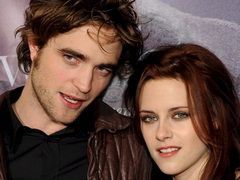 Kristen Stewart despre Robert Pattinson: Este sexy si frumos