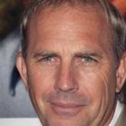 Kevin Costner, tata pentru a saptea oara