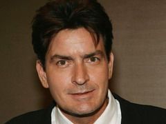 Sefa unei inchisori cere o pedeapsa mai aspra pentru actorul Charlie Sheen