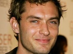 Jude Law e cel mai sexy tatic