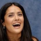 Fotbalul cu scantei! Salma Hayek sarbatoreste infrangerea sotului