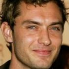 Jude Law a cantat Johnny B Goode LIVE pentru cehi! VIDEO