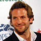 Bradley Cooper revine intr-o comedie romantica
