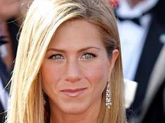 Jennifer Aniston este hartuita de un bolnav mintal!