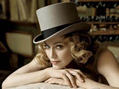 Dupa ce a fost criticata, Madonna filmeaza o scena in trei ore!