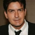 Cu Charlie Sheen la psihiatru! S-a imbatat si a distrus o camera de hotel!