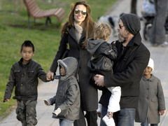 Angelina si Brad Pitt au facut o donatie de 2 milioane de dolari