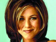 Jennifer Aniston va petrece de Sf. Valentin impreuna cu Courtney Cox