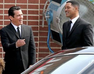 Primele imagini cu Josh Brolin si Will Smith in Men In Black 3!