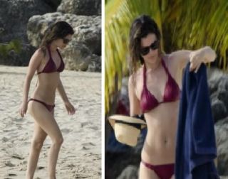 GALERIE FOTO: Rachel Bilson sexy pe plaja in Barbados!