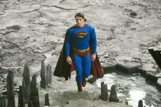 Un razboi de milioane de dolari pune in pericol viitorul lui Superman! Din 2013 am putea avea 2 povesti!