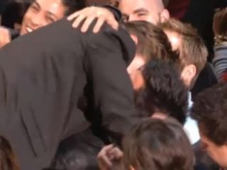 Robert Pattinson si Taylor Lautner s-au sarutat pasional la MTV Movie Awards 2011! VIDEO
