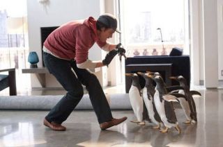 De azi poti vedea comedia lui Jim Carrey: Mr. Popper s Penguins. Vezi ce filme sunt in acest week-end in cinematografe