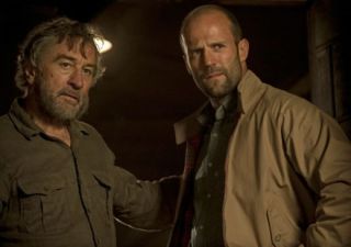 VIDEO Jason Statham bate tot ce misca alaturi de Robert De Niro. Trailer pentru Killer Elite