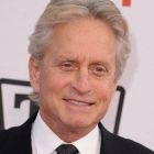 
	Michael Douglas (I)
