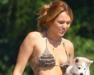 Miley Cyrus s-a apucat de fumat, in ciuda faptului ca a declarat ca nicidata nu va face asa ceva ndash; GALERIE FOTO