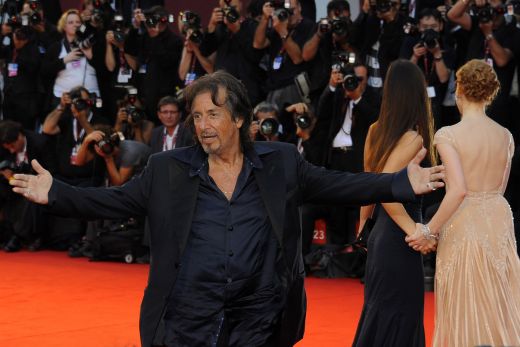 Al Pacino pe covorul rosu de la premiera Wild Salome