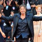 Al Pacino si iubita sa cu 40 de ani mai tanara in centrul atentiei la Festivalul de Film de la Venetia