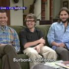 Ashton Kutcher vrea sa schimbe numele serialului Doi barbati si jumatate. Actorul a aparut gol pentru a promova show-ul
