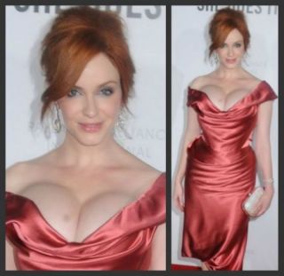 Christina Hendricks si-a deformat bustul in incercarea disperata de a iesi in evidenta