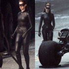 Anne Hathaway, costumata complet in Catwoman i-a isterizat pe fani. De ce a fost numita actrita cu cel mai prost accent din istorie