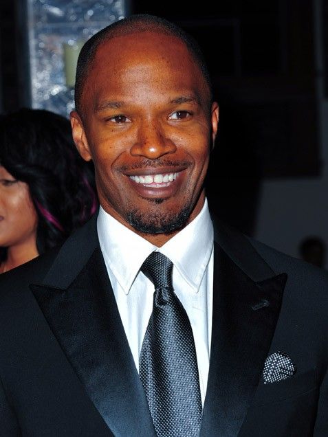 Jamie Foxx atrage ca un magnet femeile. Printre cuceririle sale se numara Halle Berry si Stacey Dash. Insa actorul prefera sa iasa cu femei mai putin celebre si cat mai multe