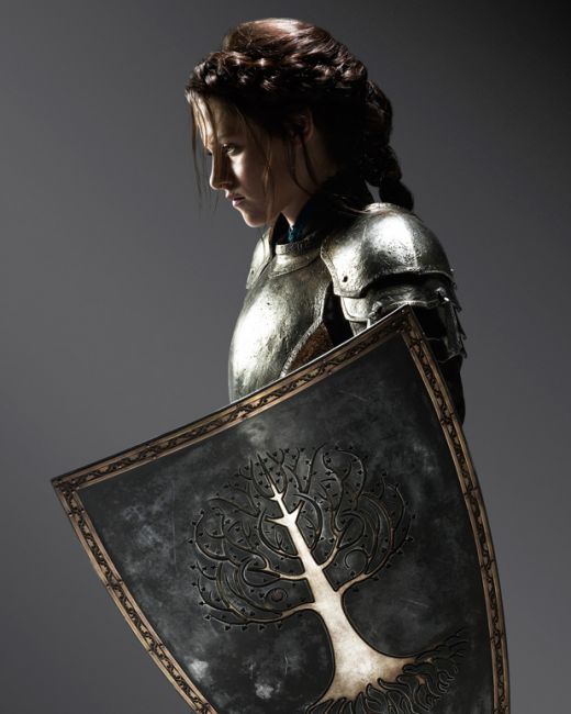In 2012, Kristen va fi Alba ca Zapada in Snow White and the Huntsman