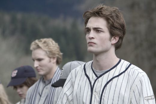 Scenele cu jocurile de baseball ale familiei Cullen au devenit legendare: uniforme old-fashion si mingi trimise cu viteza luminii