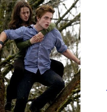 Secventele in care Edward o cara in spate prin padure pe Bella au devenit clasice