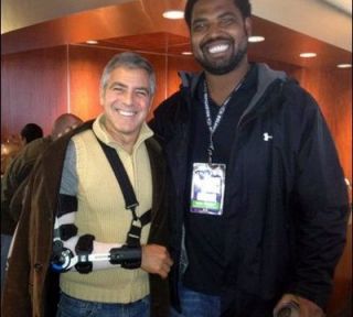 Imaginea cu care George Clooney si-a ingrijorat fanii. Ce a patit actorul favorit la Oscar cu 2 filme in 2012