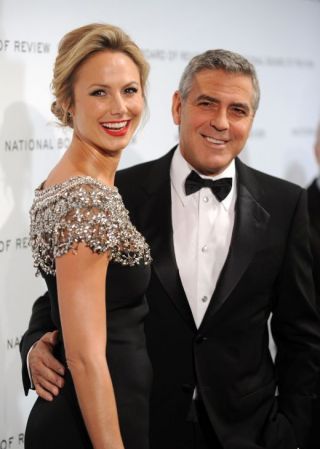 Cel mai activ actor al anului, George Clooney a impresionat la New York alaturi de Stacy Keibler. Vezi care va fi noul sau film