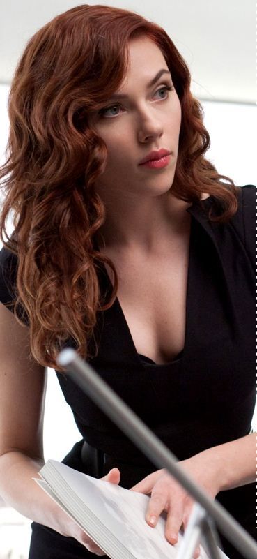  Black Widow (Scarlett Johansson): Inteligenta, voluptoasa si cu cunostinte despre arme, Black Widow este cea mai 