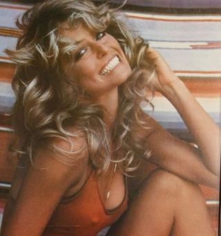 Farrah Fawcett, de la posterul cumparat de 12 milioane de americani la idealul de frumusete al unei generatii. S-au implinit 65 de ani de la nasterea actritei