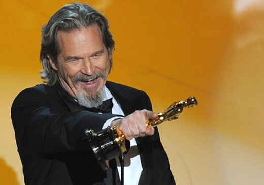 In 2010, Jeff Bridges primea Oscarul pentru cel mai bun actor in rol principal pentru Crazy Heart. Spre deosebire de alte staturi, Bridges a ales sa ofere un discurs simplu si amuzant, in stilul lui Jeff Lebowski, unul din cele mai cunoscute personaje interpretate de el