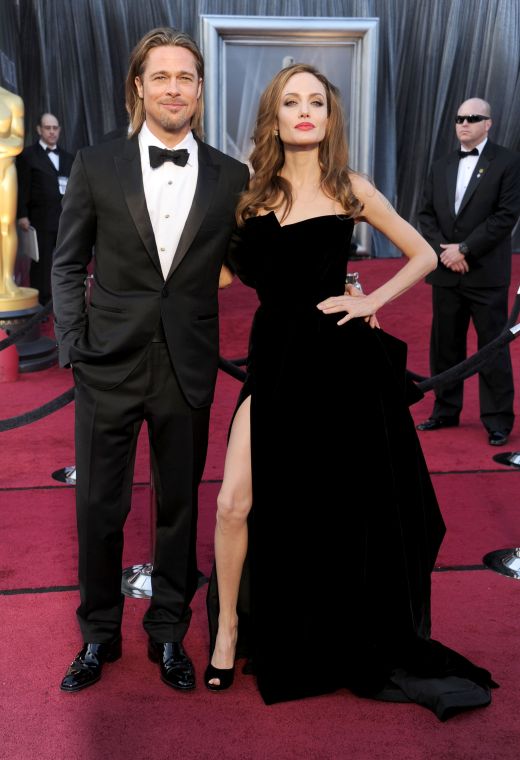 Faimosul picior al  Angelinei Jolie a fost cel mai ironizat si parodiat moment al Galei