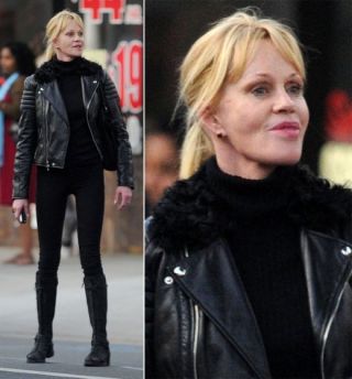 Melanie Griffith, de nerecunoscut. Este complet deformata de operatii estetice si botox. Vezi aparitia publica cu care a socat