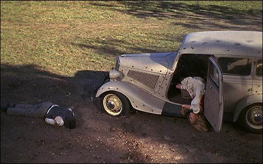 Bonnie And Clyde (1967): Toata lumea stia ce urmeaza si finalul tragic care ii asteapta pe Bonnie si Clyde, insa nimeni nu se astepta sa fie atat de violent si tragic.