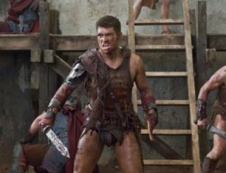 Finalul sezonului 3 din Spartacus i-a socat pe fanii serialului cu o baie de sange: cel mai iubit personaj a fost ucis
