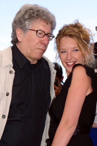 Zi de doliu pentru cinematografia franceza. A murit Claude Miller regizorul care a lucrat cu Charlotte Gainsbourg, Cecile de France si Isabelle Adjani