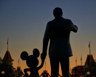 Tom Hanks se transforma in creatorul celor mai iubite personaje ale copilariei, Walt Disney. Povestea celui mai mare succes al imperiului Disney