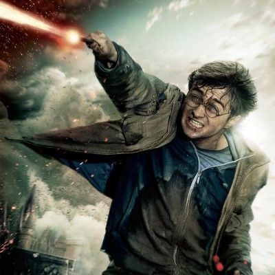 4.Harry Potter and the Deathly Hallows Part 2 (1.328 miliarde de dolari). Ultimul film al francizei Harry Potter a reusit performanta sa adune un miliard de dolari incasari la numai 2 saptamani de la lansare. Este singurul film din serie care a reusit sa atinga acest record 