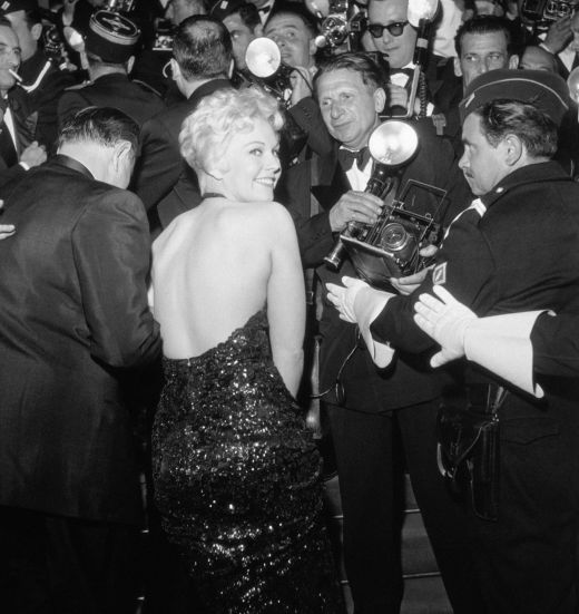 Actrita Kim Novak la Festivalul de Film de la Cannes din 1956