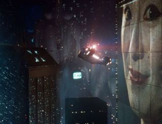 Universul fascinant al androizilor este readus la viata: Ridley Scott ofera detalii inedite despre Blade Runner 2. Cum ar putea arata scena de deschidere