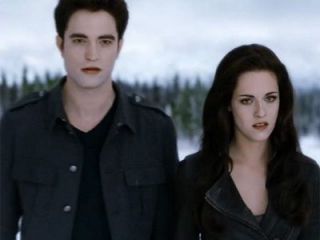 Acesta este finalul epic al lui Twilight: primul trailer pentru Amurg: Zori de Zi II. Bella ajunge cel mai puternic vampir