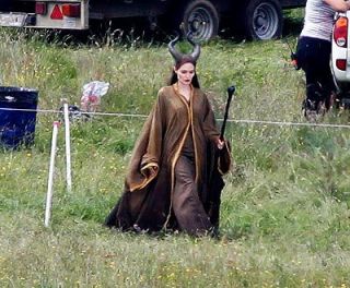 Angelina Jolie, pe platourile de la Maleficent: actrita are coarne si ochi galbeni in noul sau film de 170 de milioane de $
