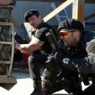 10 imagini noi din The Expendables 2. Sylvester Stallone si Jean Claude Van Damme aduc cea mai tare confruntare a anului intr-un film de actiune exploziv