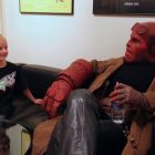 Gestul emotionant al lui Hellboy: Ron Perlman a imbracat costumul super eroului dupa 4 ani pentu a-i face o surpriza unui baiat bolnav de leucemie